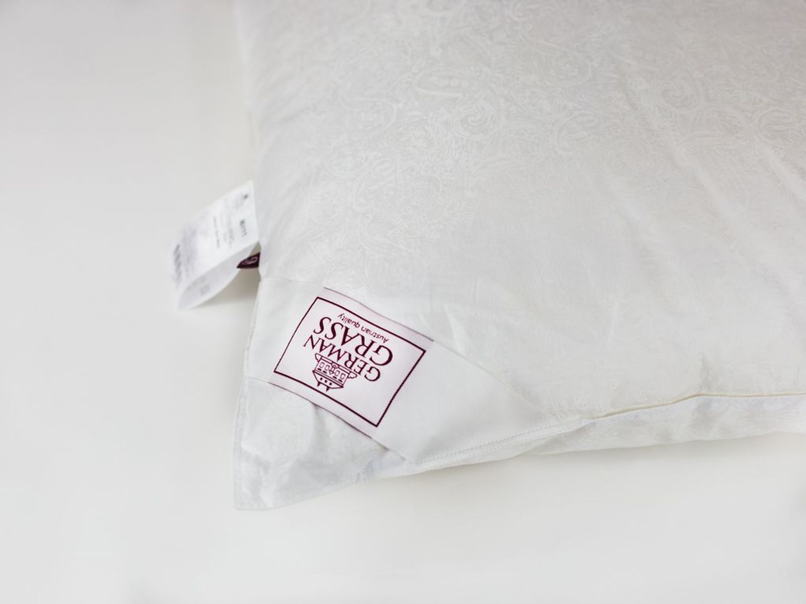 Подушка CASHMERE SILK GRASS мягкая 50x68