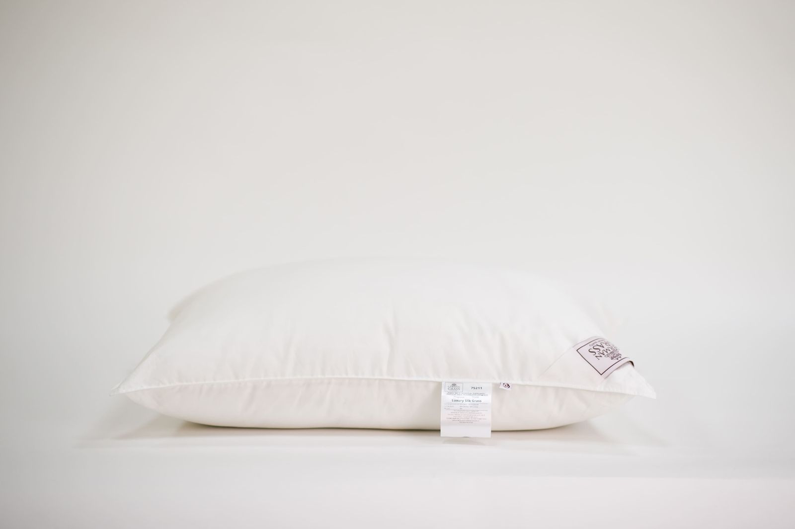 Подушка LUXURY SILK GRASS мягкая 50x68