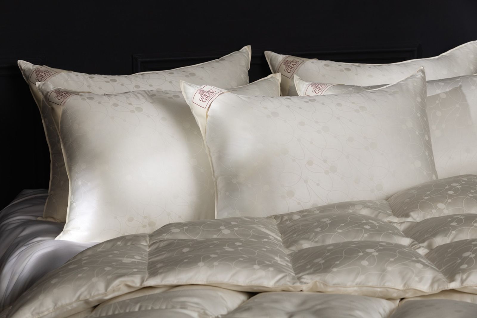 Одеяло из пуха гаги EXCLUSIVE SILK EIDER DOWN всесезонное Light 200x220