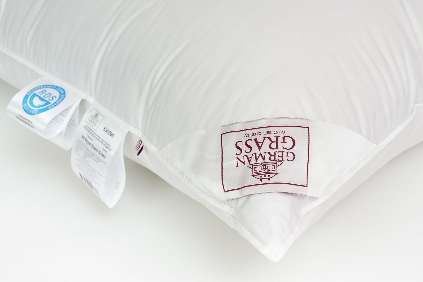 Подушка 3D ROYAL DOWN GRASS упругая 50х90