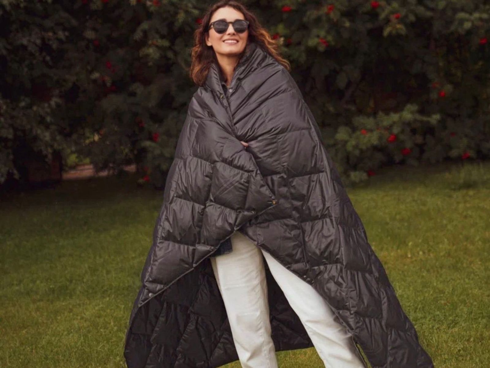 Дорожный плед-пончо пуховый Travel Cape Plaid Grass Graphite 130x170