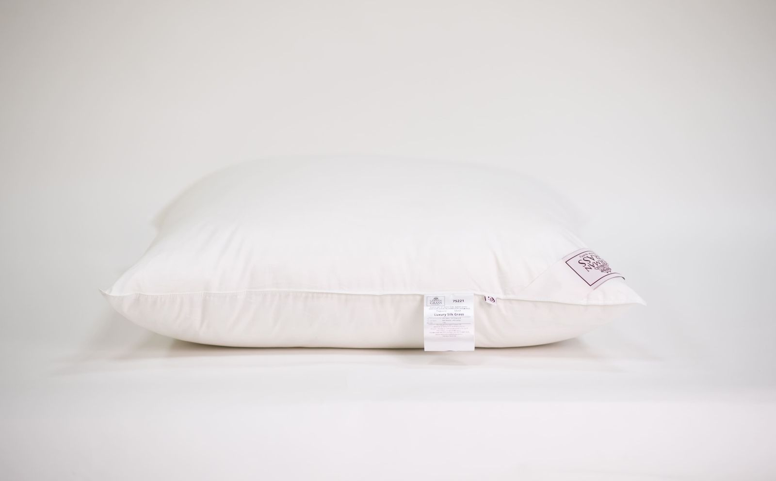 Подушка LUXURY SILK GRASS мягкая 68х68