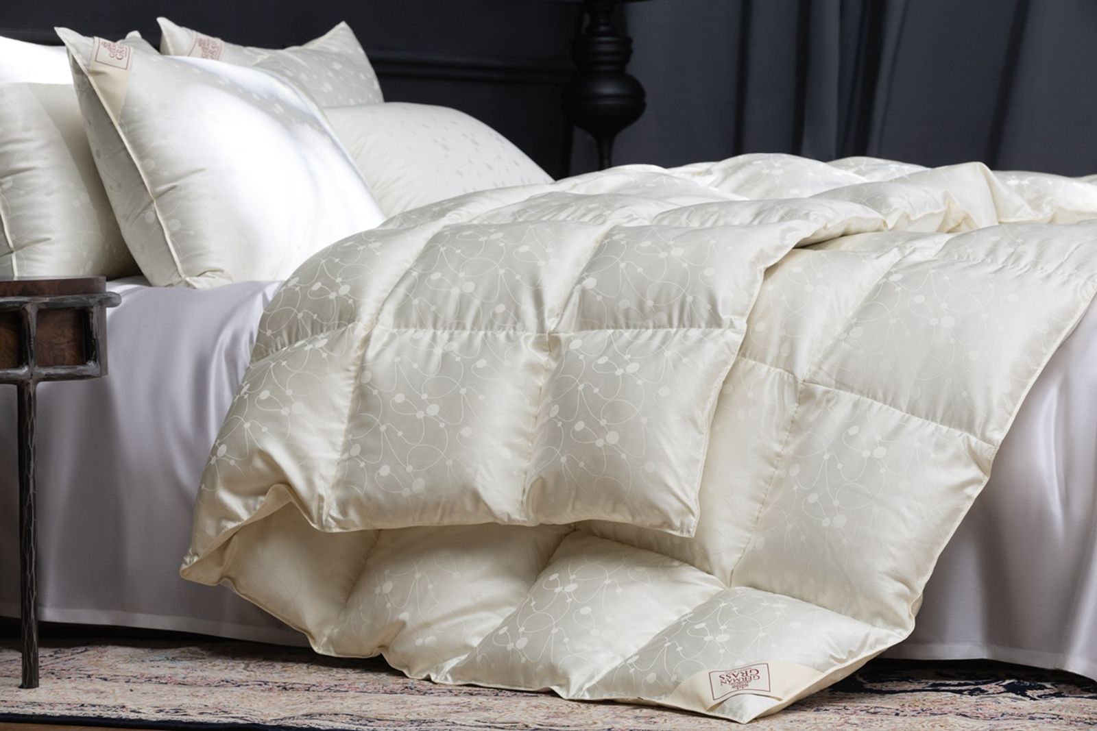 Подушка из пуха гаги EXCLUSIVE SILK EIDER DOWN средняя 50x68