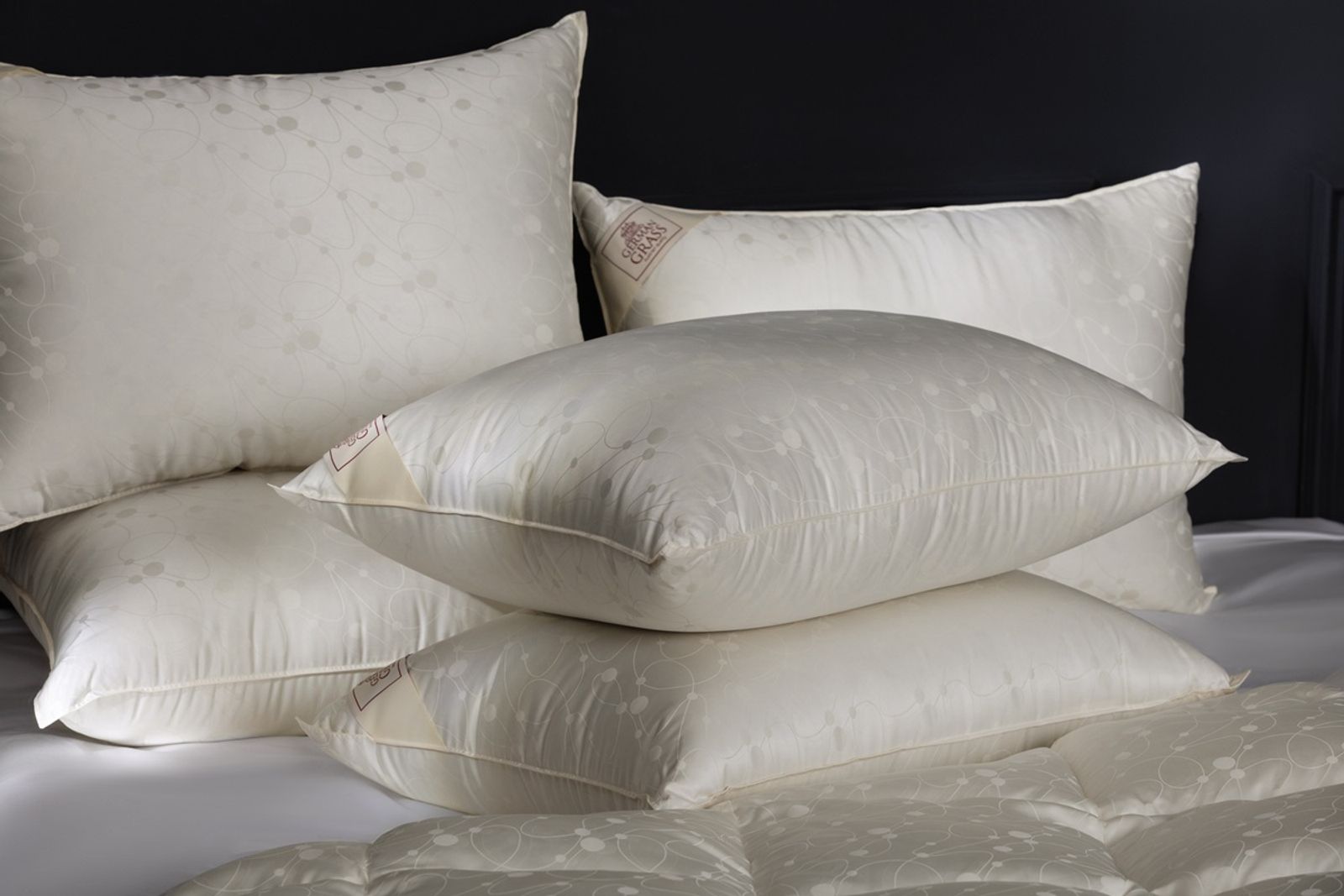 Подушка из пуха гаги EXCLUSIVE SILK EIDER DOWN средняя 50x68