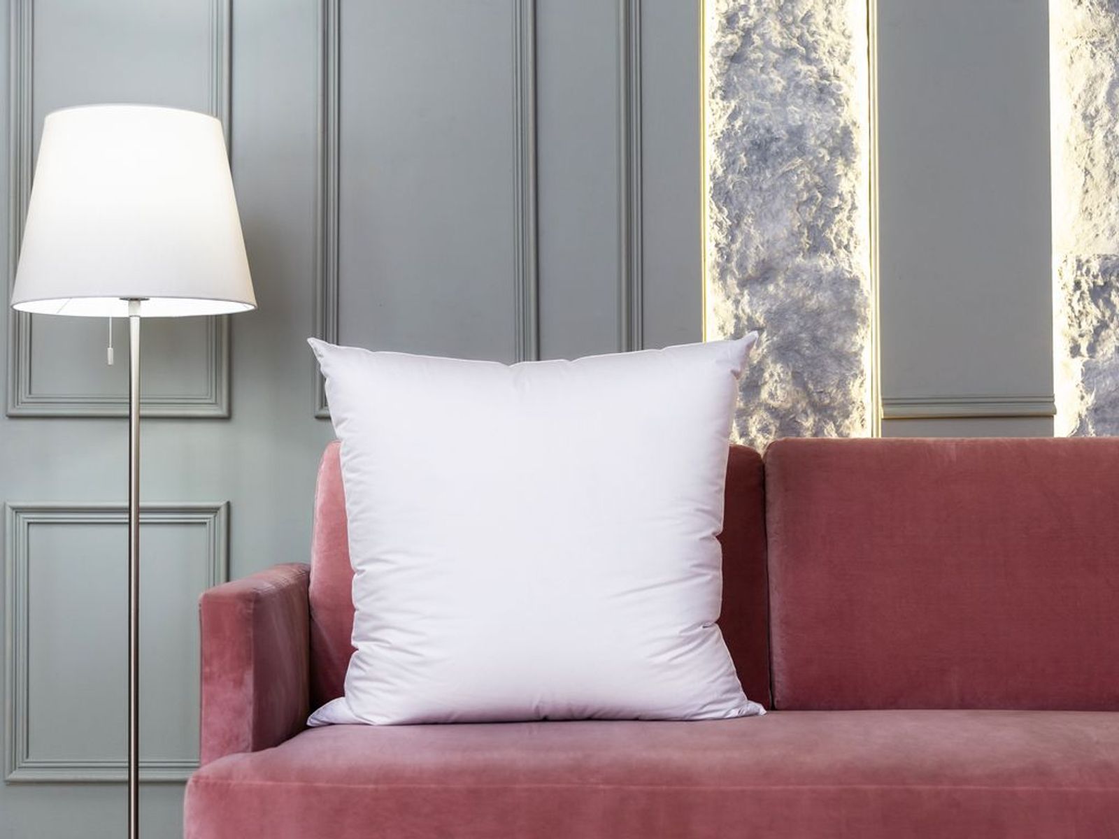 Подушка WHITE FAMILIE DOWN средняя с бортиком 60х80 вид 2