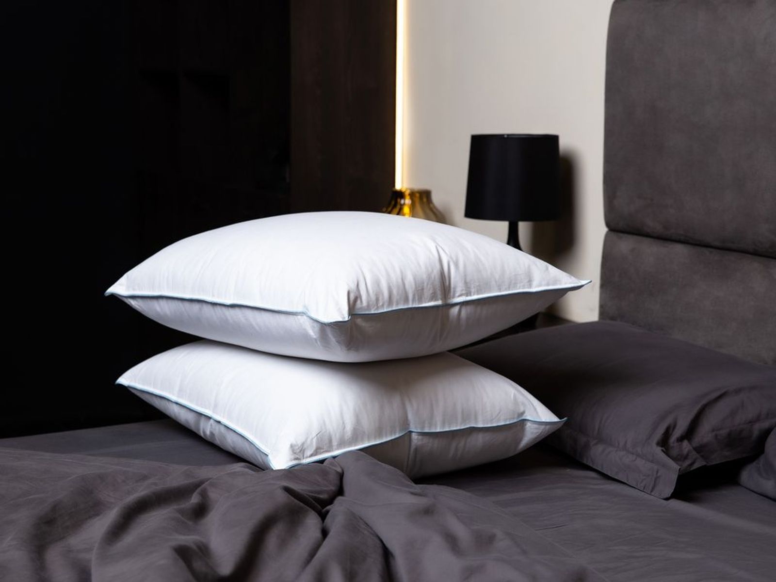 Подушка OPTIMA FAMILIE DOWN средняя 68х68 вид 3