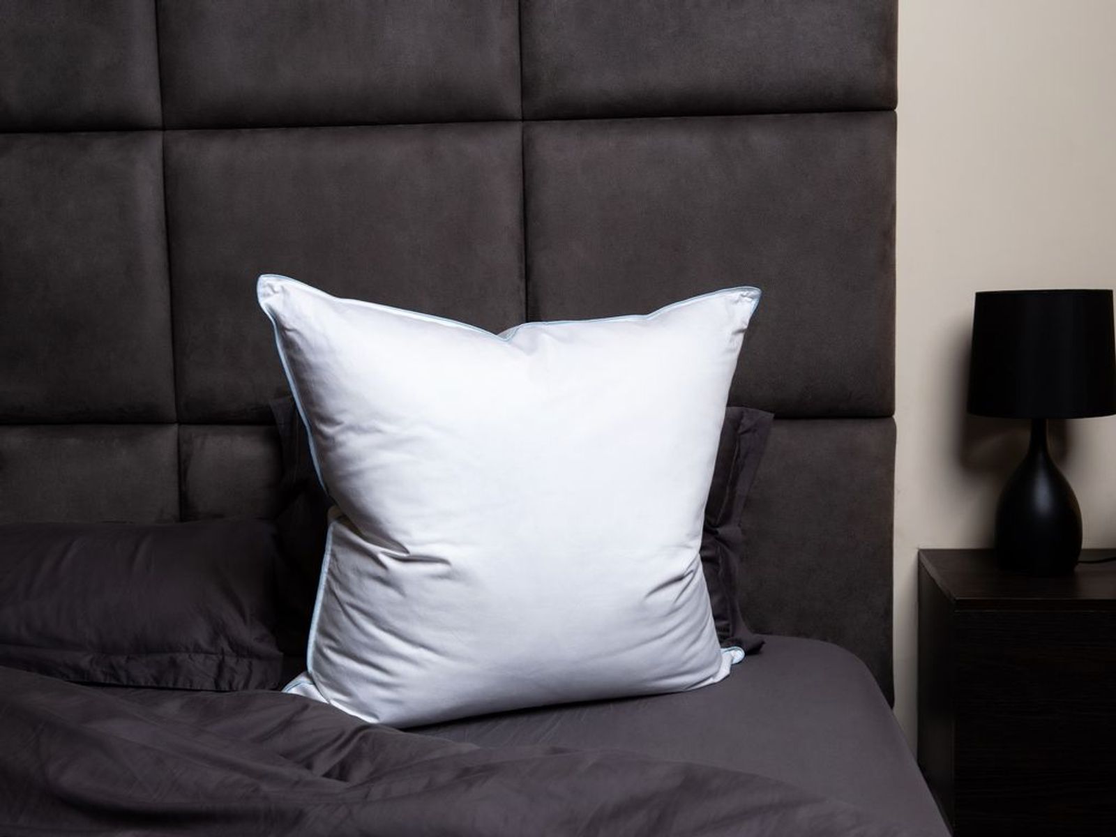 Подушка OPTIMA FAMILIE DOWN средняя 68х68 вид 2