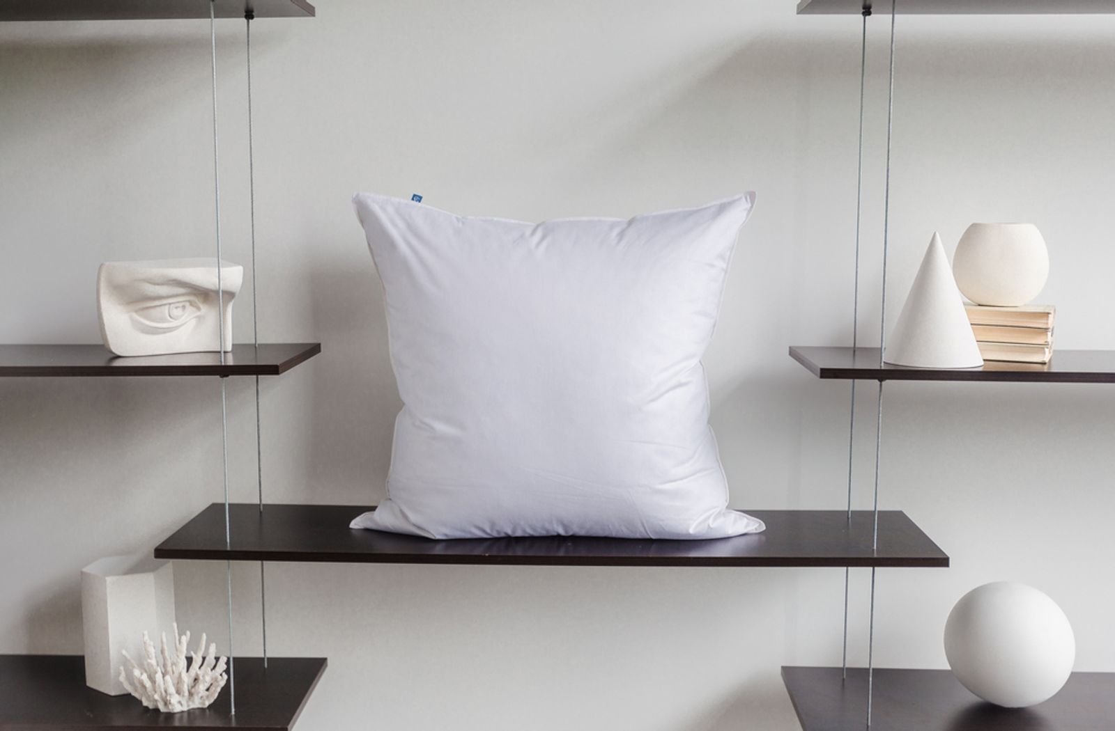 Подушка 3 STARS FAMILIE DOWN упругая 60х60 вид 2