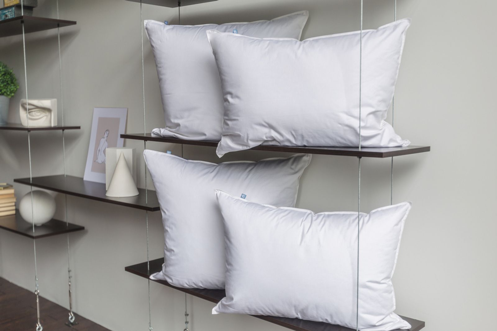 Подушка 3 STARS FAMILIE DOWN упругая 60х60 вид 3