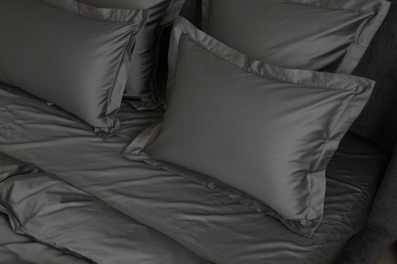Простыня на резинке Graphite Allure Grass 180х200x40