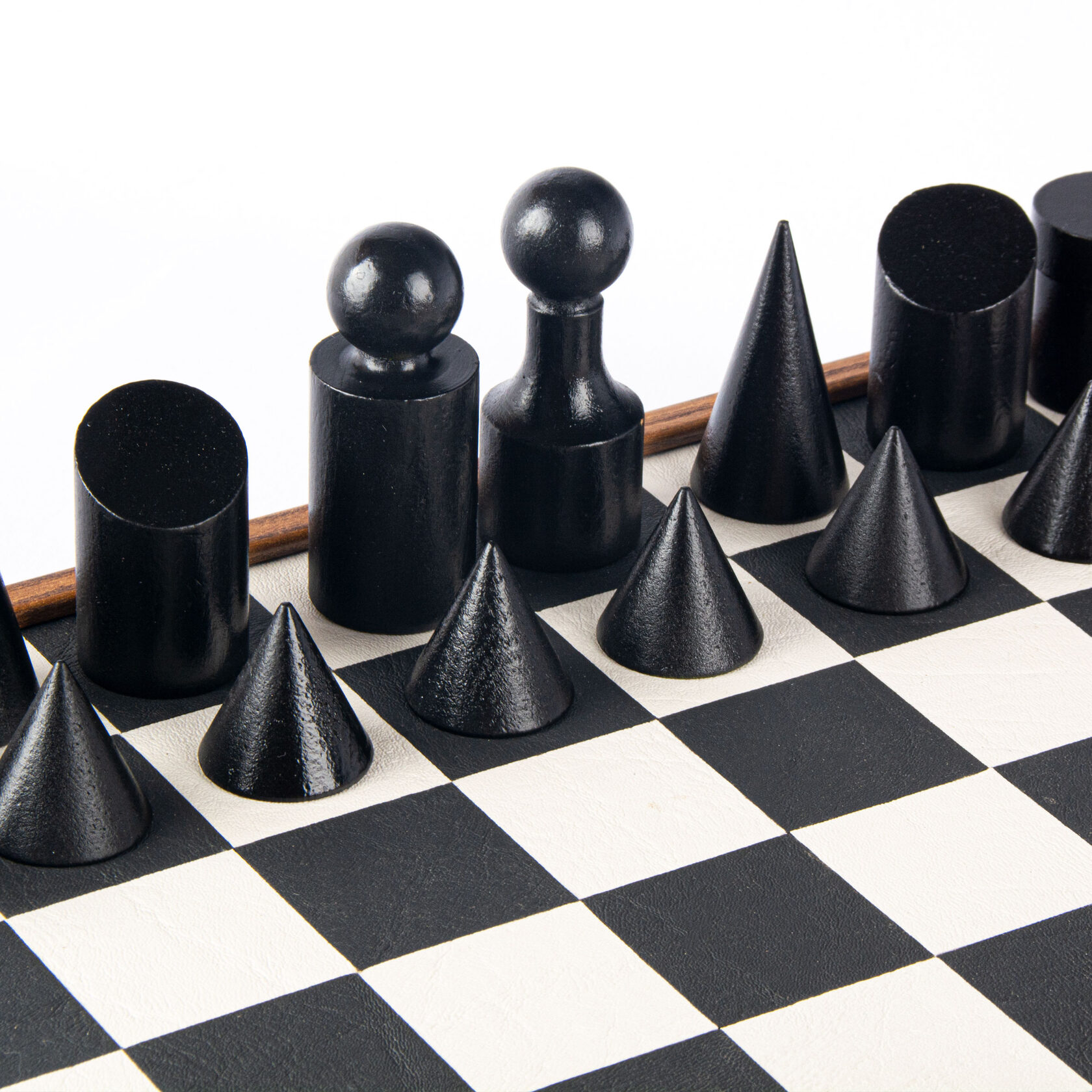 CHESSШахматы в стиле Баухаус, 40х40см, дерево, поле эко-кожа