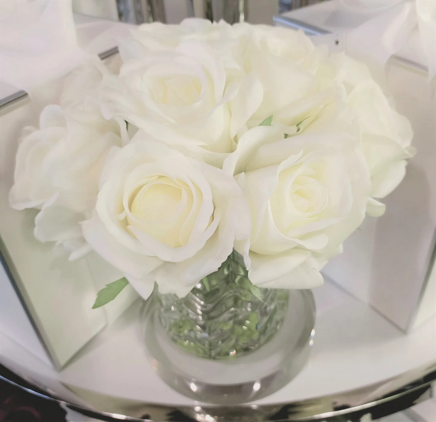 HERRINGBONE CLEAR ivory white Букет розы , белый, ваза стекло рельеф "ёлочка"