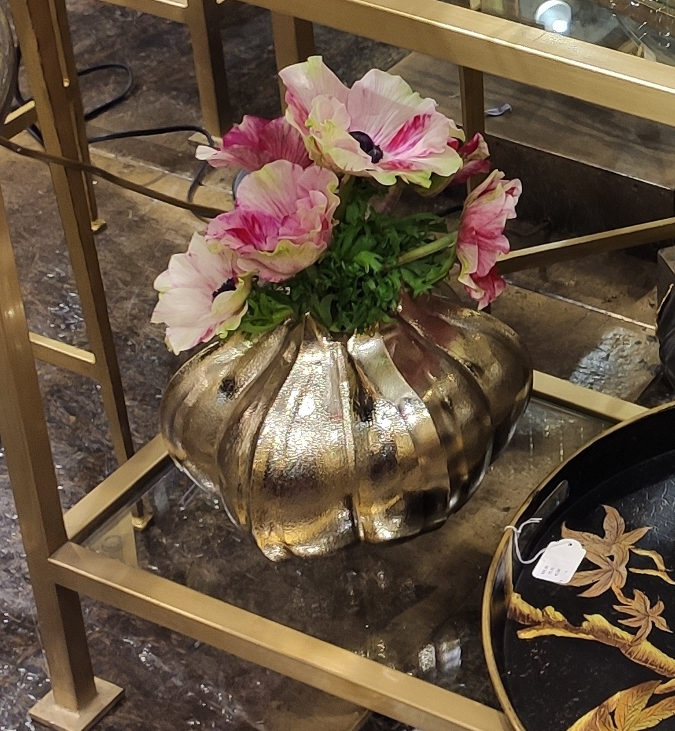 POMEGRANATE VASE . Ваза в форме граната, металл , цвет золото H: 18 cm | W: 26 cm | D: 26 cm
