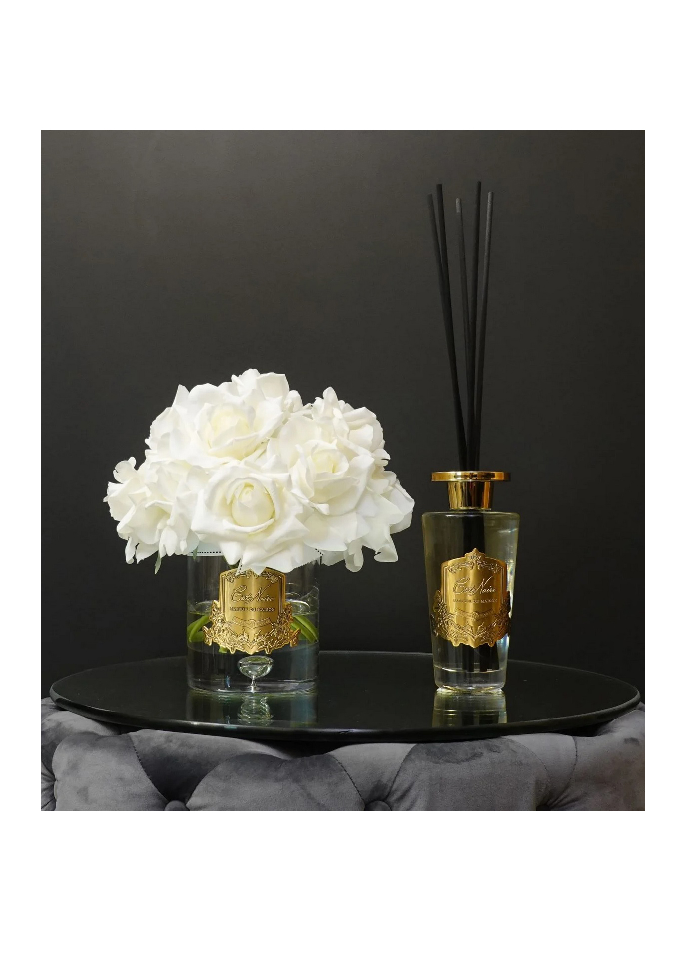 GRAND BOUQUET white BLACK BOX GOLDБольшой букет роз, 2 спрея по 10 мл, белый, ВхШхД 32х26х26 см