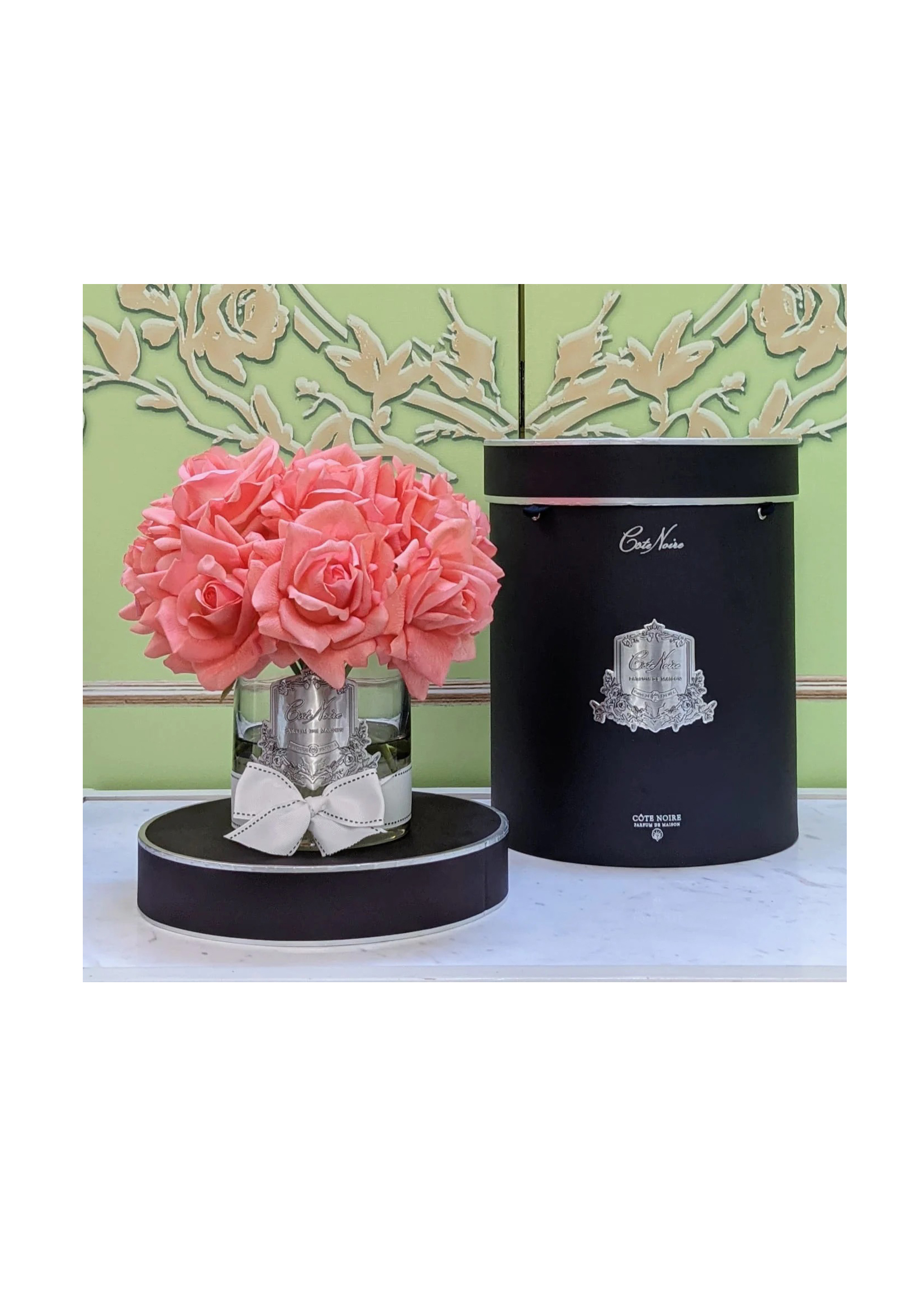 GRAND BOUQUET white peach naby boxБольшой букет роз, 2 спрея по 10 мл, коралловый, ВхШхД 32х26х26