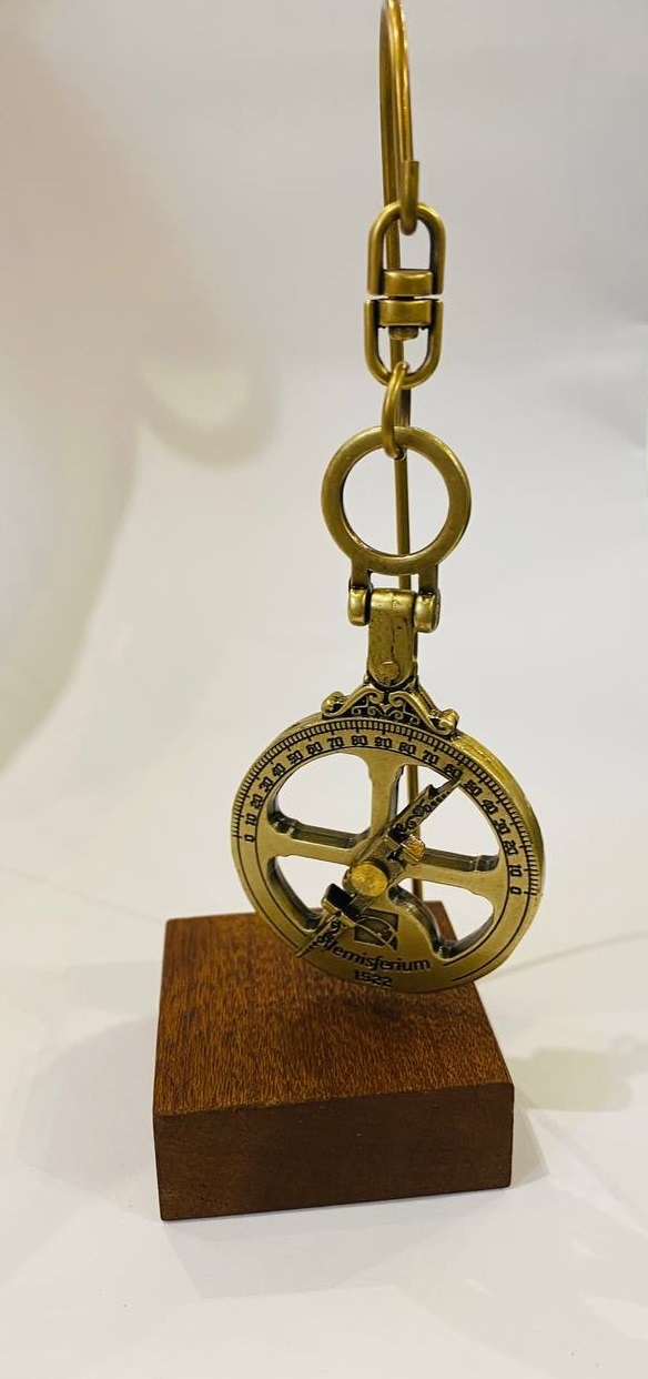 Миниатюрная морская астролябия Hemisferium Miniature Nautical Astrolabe Н 13 см диам 4,5 см толщина