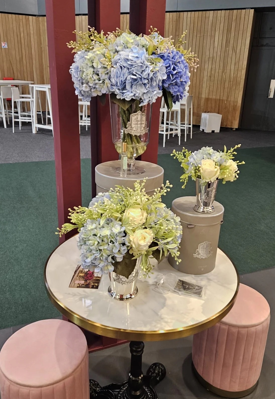 Grand Summer Hydrangeas Blue Букет гортензий, голубой, серебряный декор, 2 спрея по 5 мл