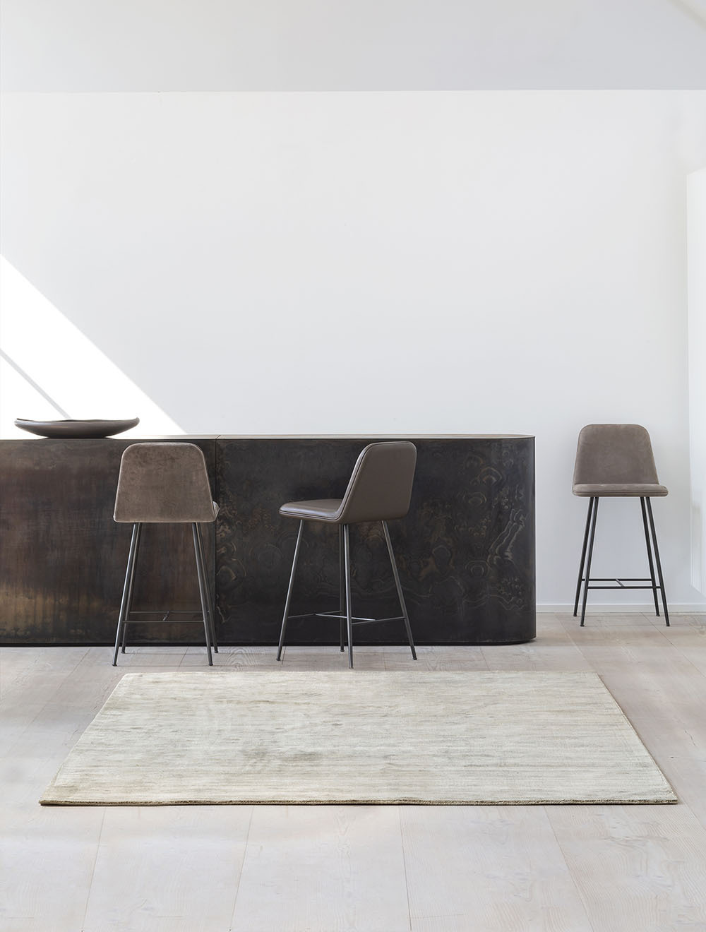 KARMA OLIVE GREENКовер 200х300, высота ворса 5-7 мм, 4 кг/м2 ручная работа, цвет зеленый 100% бамб вид 2