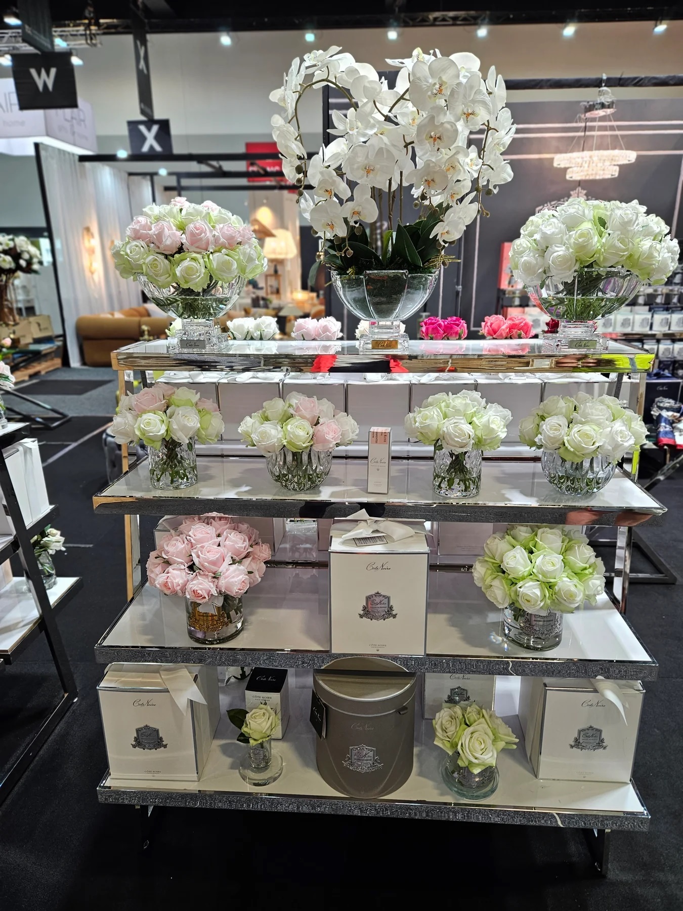CENTERPIECE ROSE BUDS Букет из бутонов роз, зеленый и белый, 2 спрея по 10 мл