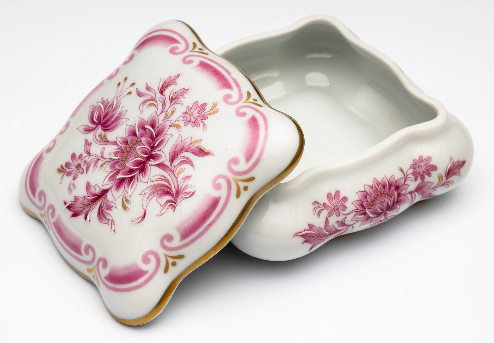 LUIGI XV A/003 ANEMONEШкатулка 12х12, лиможский фарфор