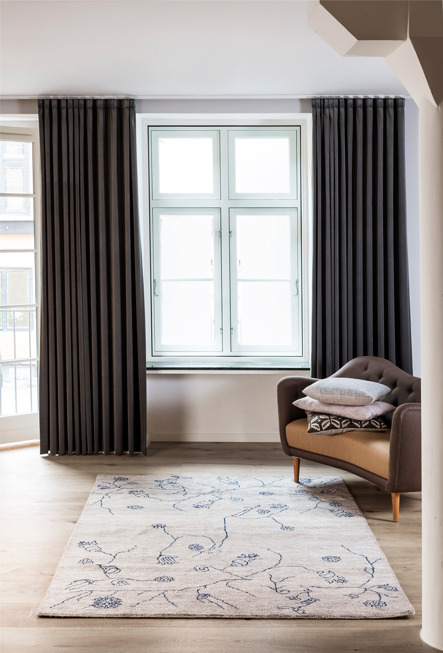 GARDEN Ковер 160/230, высота ворса 10 мм, с подложкой, узелковая техника, синий рисунок на бежевом вид 2