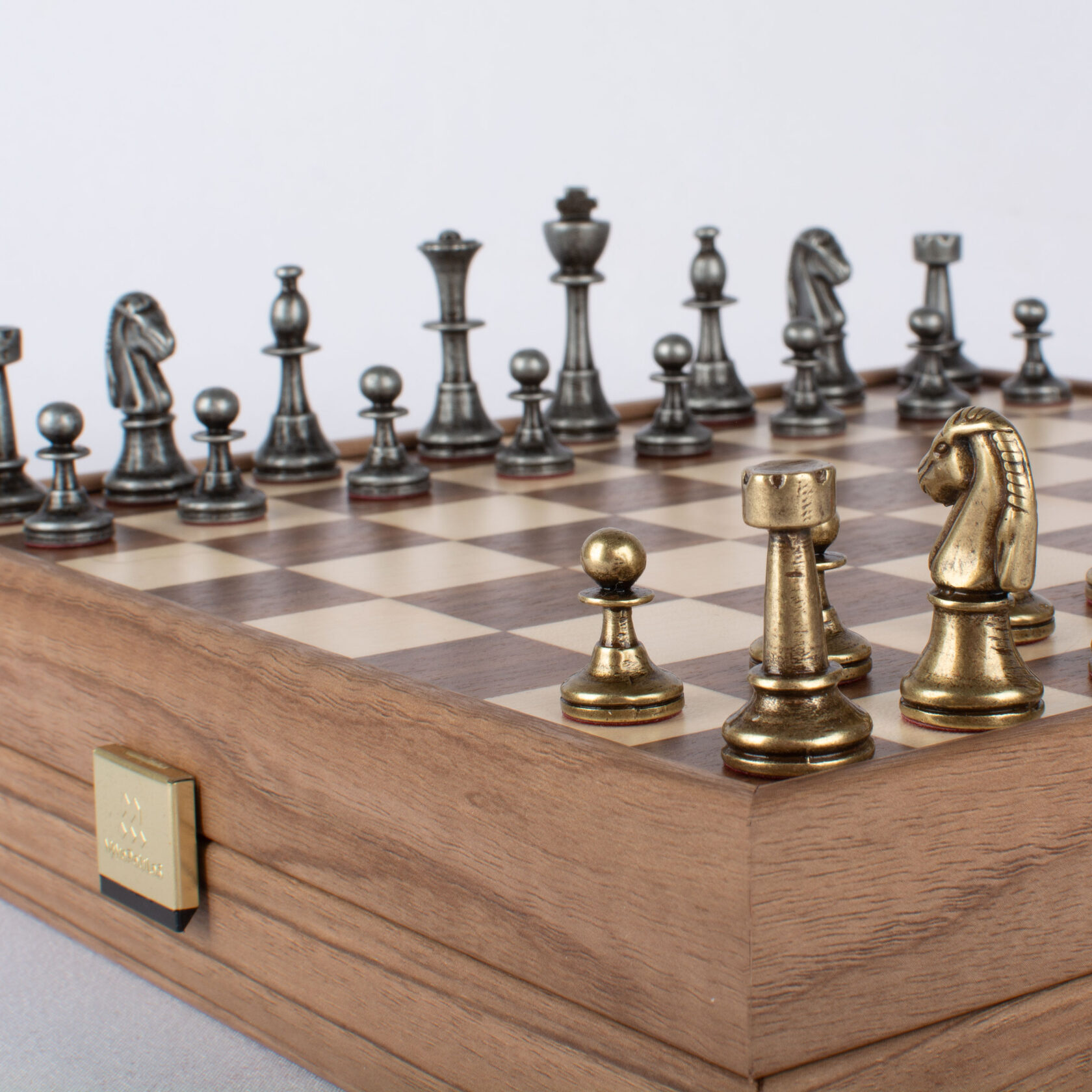 WOODEN CHESSШахматы классические, 27х27 см, фигуры металл, коробка дерево, рисунок орех + дуб