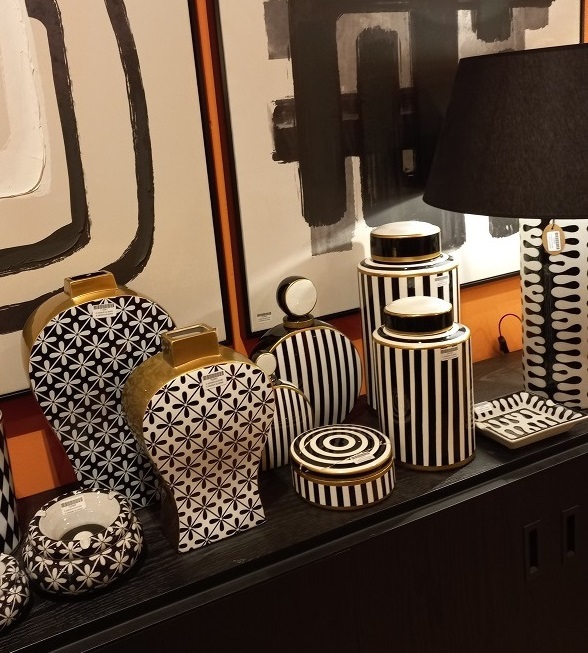 ROUND BOXШкатулка круглая с крышкой, черно-белый, D17,5 см, керамика