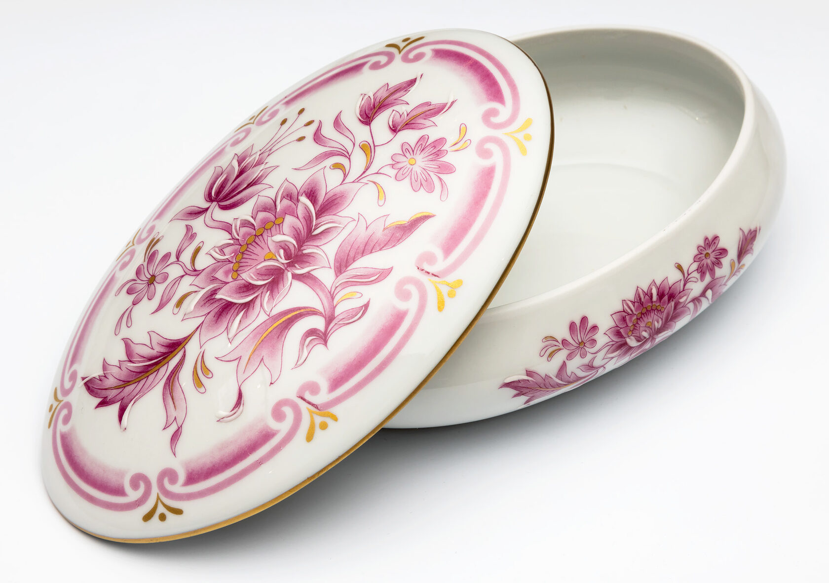 OVALE 2 A/021 ANEMONEШкатулка 15х9, лиможский фарфор